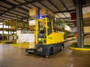 Combilift lança empilhadeira multidirecional movida a eletricidade