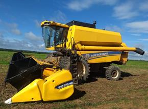 New Holland realiza primeiro drive-in de máquinas agrícolas do mundo