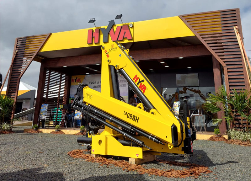 Hyva destaca linha de guindastes na Expointer 2023