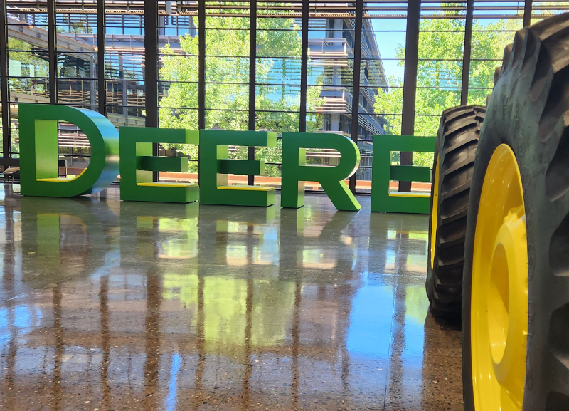John Deere prepara pacote de demissões em meio à queda nas vendas