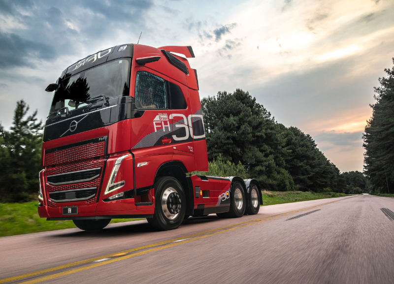 Volvo FH completa 30 anos de Brasil como o caminhão mais vendido do país