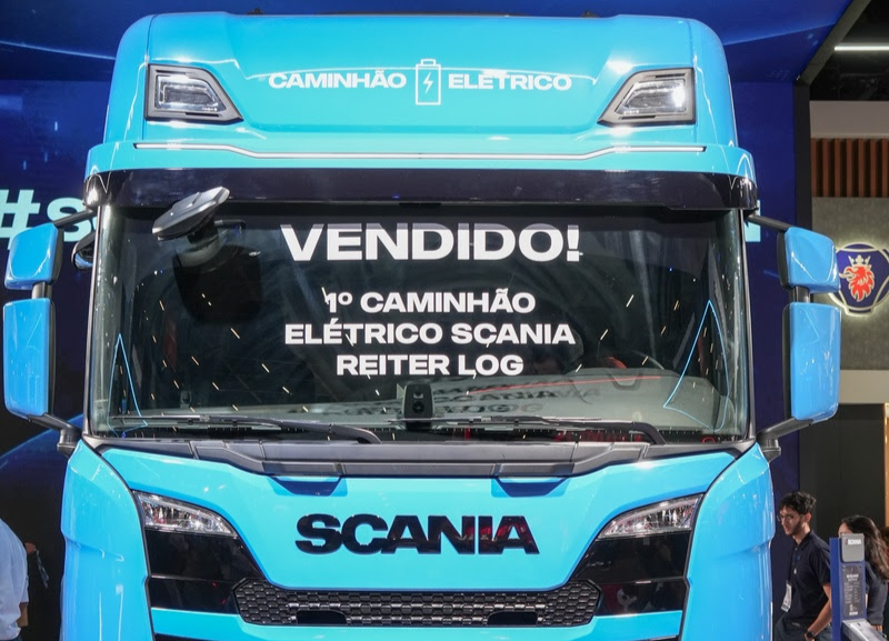 Scania realiza a venda do primeiro caminhão elétrico