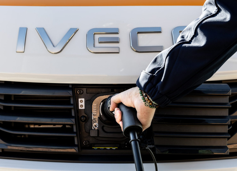 DLL e Iveco Group unem forças para oferecer veículos com baixa ou zero emissão