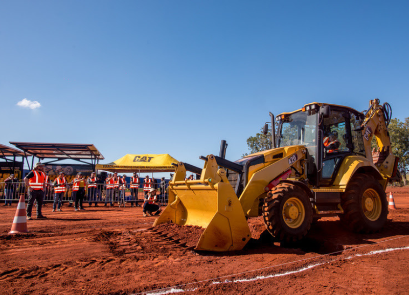 Sotreq realiza a 2ª etapa regional do Desafio Mundial de Operadores Caterpillar