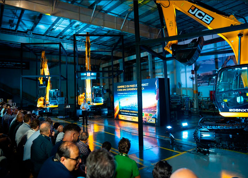 JCB lança nova linha de escavadeiras no Brasil