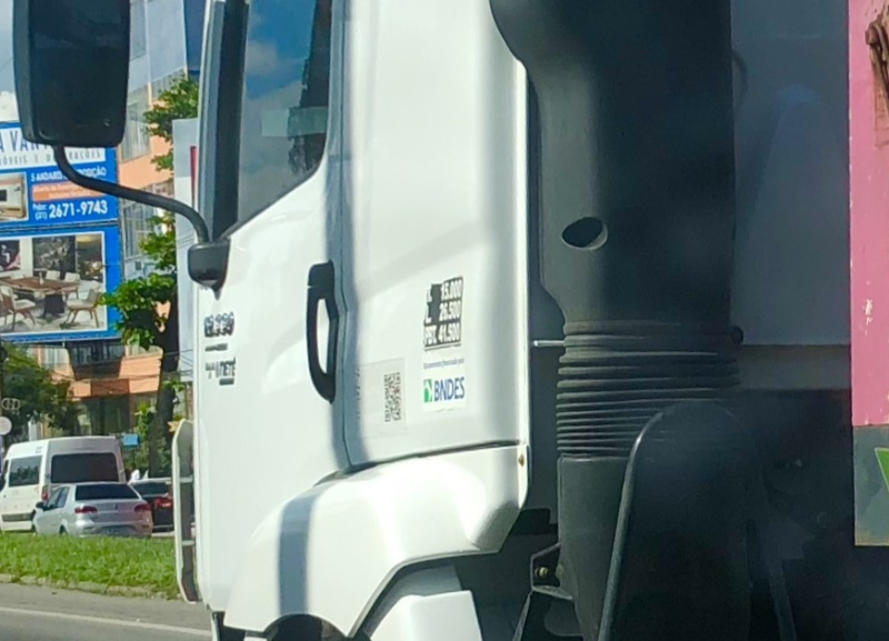 Governo estuda R$ 20 bi em crédito para caminhão e ônibus