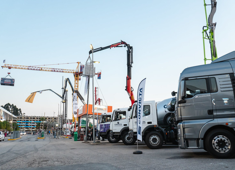 Fabricantes de máquinas pesadas e equipamentos levam lançamentos ao Concrete Show