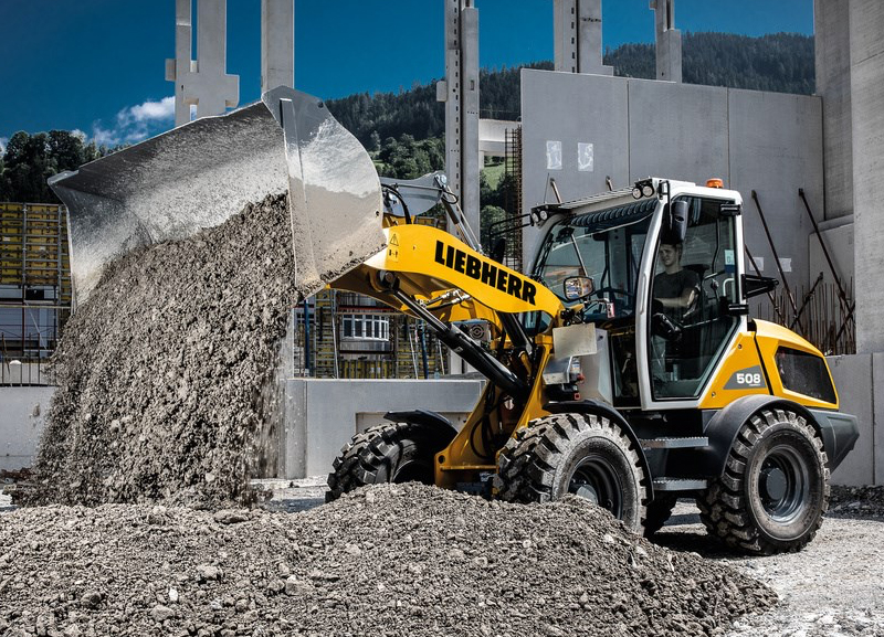 Liebherr exibe máquinas em feira na Suécia 
