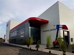 Manitou inaugura centro de treinamento na França