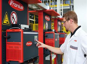 Fronius apresenta nova geração de carregadores de bateria em feira virtual de negócios