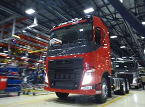 Com sinais positivos de retomada, Volvo começa ano contratando 400 funcionários
